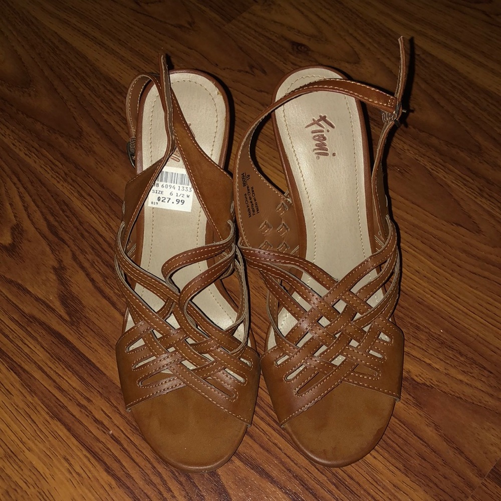 Tan/brown heels